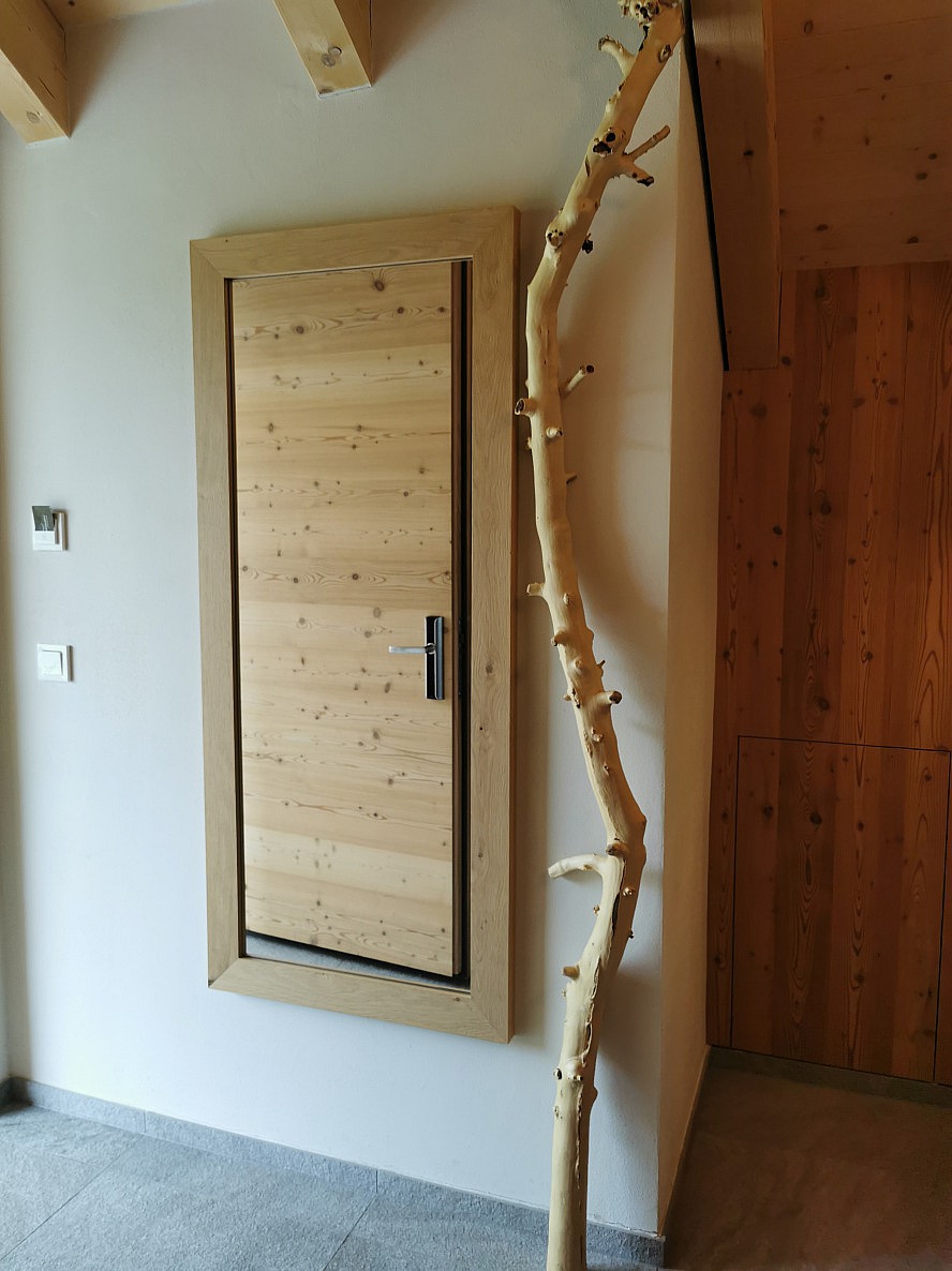 Kessler's Mountain Lodge: Spiegel und Garderobe im Eingangsbereich des Lofts
