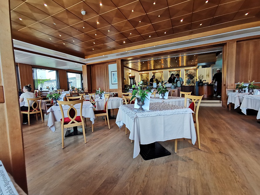 Im Weissen Rössl: Blick in den Scheffelsaal - Restaurant und Frühstücksrestaurant für Halbpensionäre