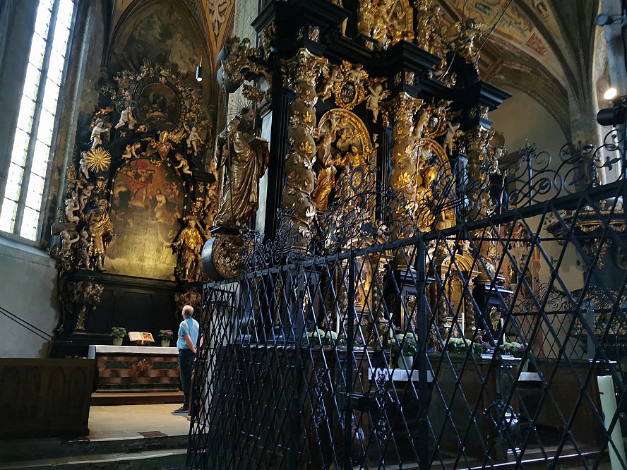 Im Weissen Rössl: Blick in die gotische St. Wolfgang Kirche