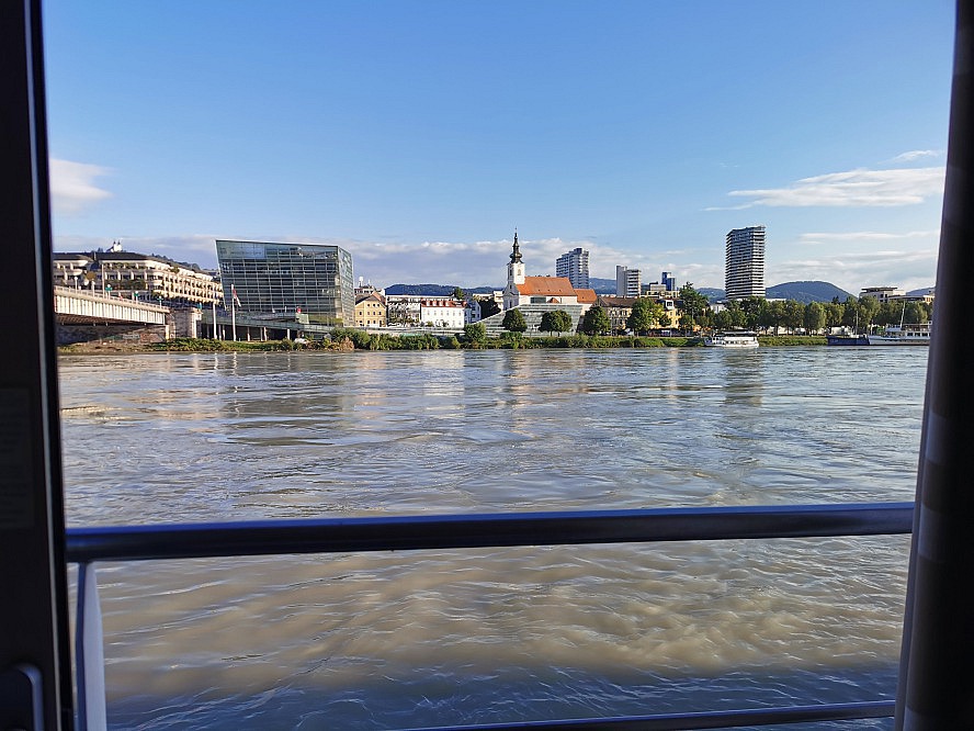 nicko cruises: Blick aus dem Fenster unseres Französischen Balkon