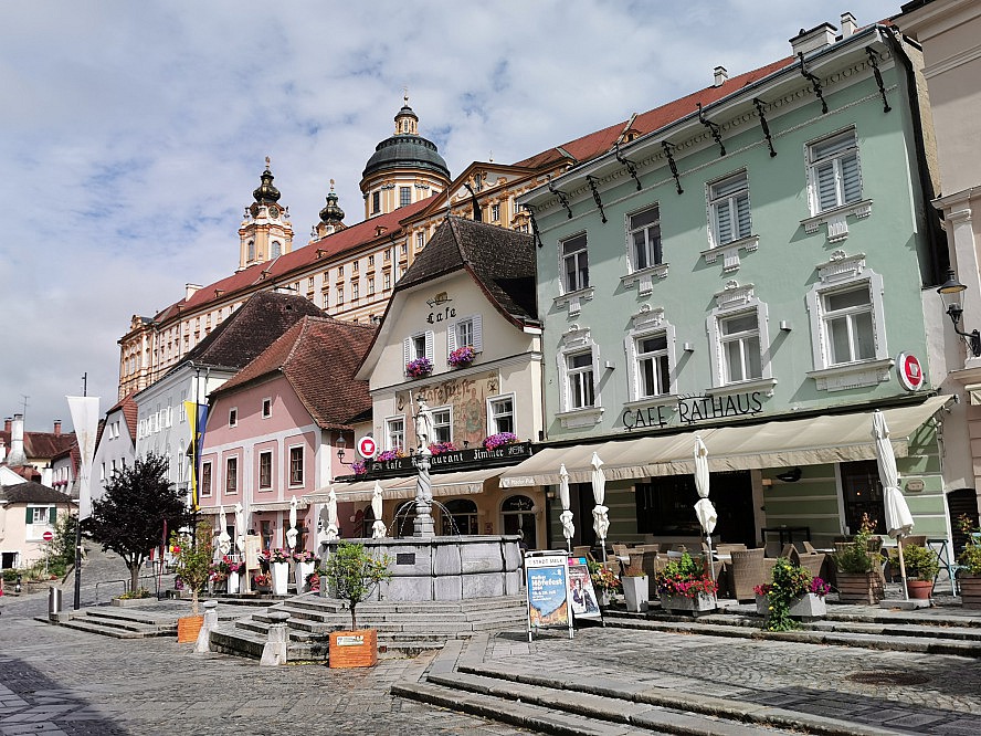 nicko cruises: Das Café Rathaus in Melk - am Tor zur Wachau