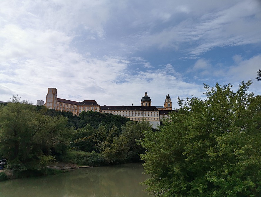 nicko cruises: das weltberühmte Benediktinerstift Melk - am Tor zur Wachau