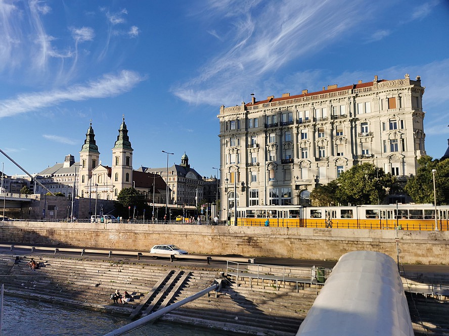 nicko cruises: die Innerstädtische Pfarrkirche in Budapest ist die älteste Kirche des Landes