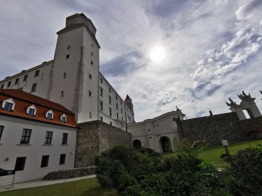 nicko cruises: ein Seitenturm der Bratislavský Hrad (Burg Brastislava)