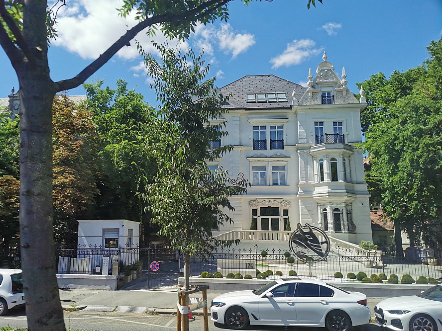 nicko cruises: Herrenhaus auf der Andrassy Avenue in Budapest