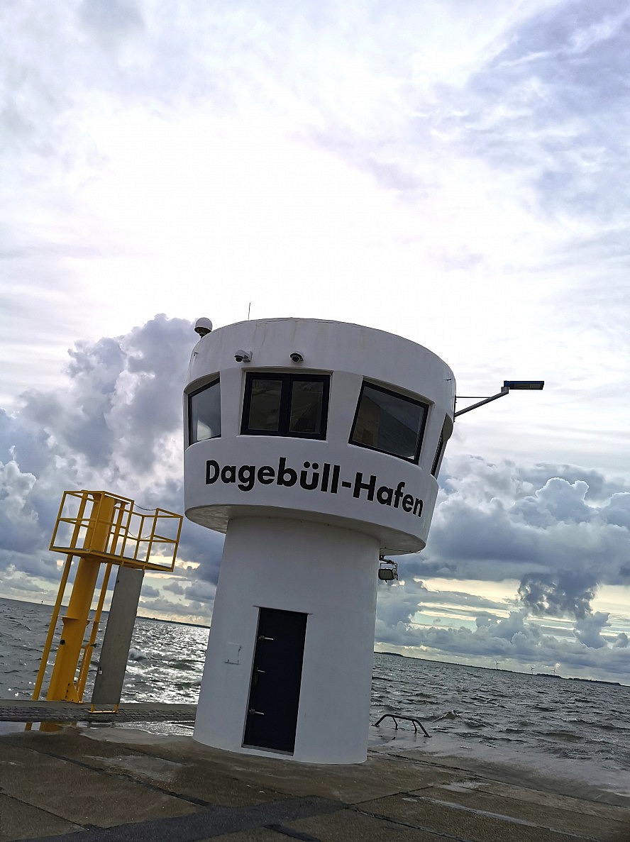 Landhafen Niebüll: vom Fährhafen Dagebüll haben wir einen wunderbaren Blick auf die Nordsee und die Inseln Föhr und Oland