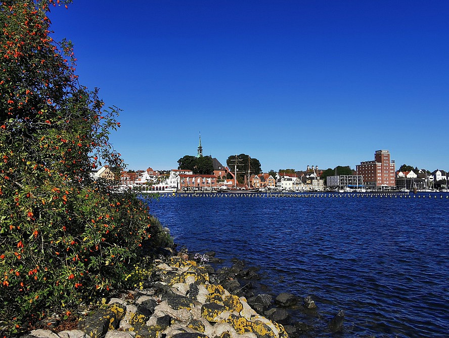 Südspeicher Kappeln: Blick von der gegenüberliegenden Seite der Schlei