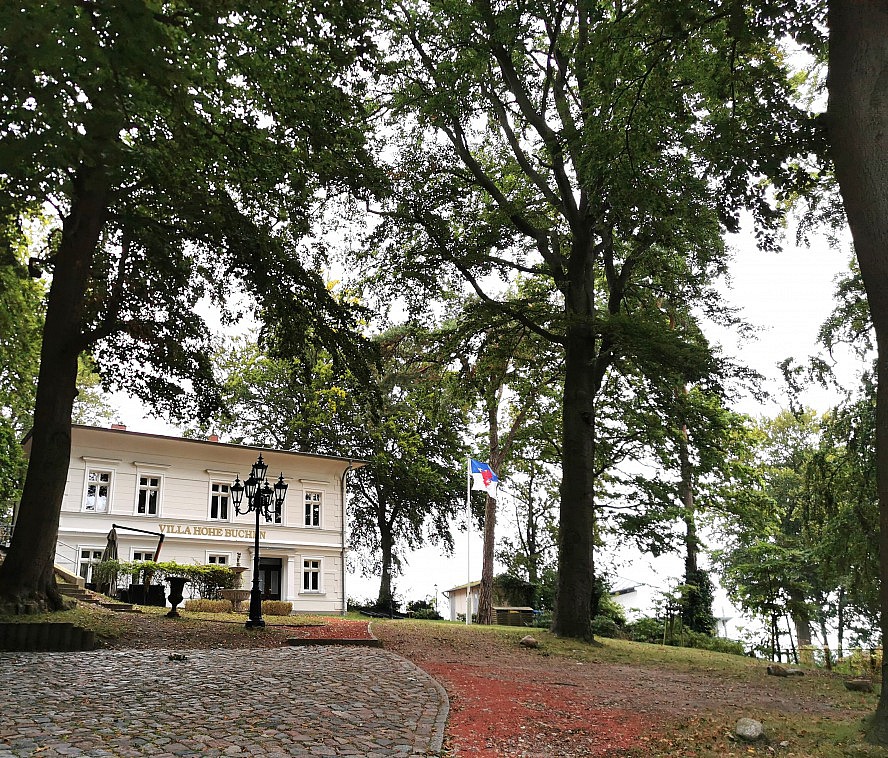 Strandhotel Heringsdorf: Ob romantischer Kurztrip zu zweit, erholsamer Familienurlaub oder erfolgreiche Geschäftsreise - das Strandhotel Heringsdorf bietet für jeden Anlass den passenden Rahmen.